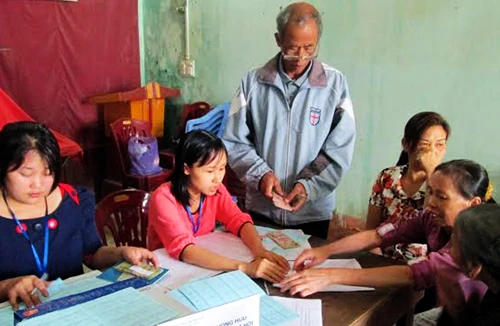 Lĩnh lương hưu cũng khổ