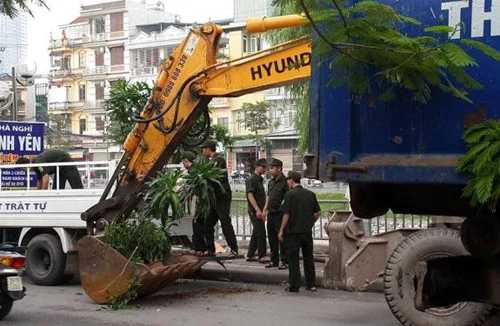 Đã giải tỏa xong chợ tự phát Cầu Lủ