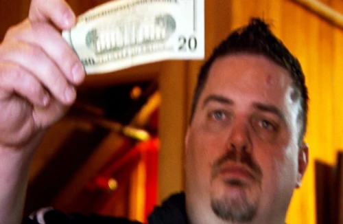 Lật tẩy công nghệ in đô la siêu giả mới