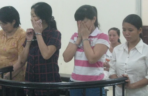 “Mẹ mìn” lừa bán cả người già cho chủ chứa