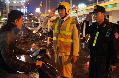 Đánh giá cán bộ chiến sỹ qua sự hài lòng của nhân dân