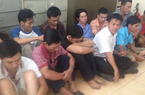 Triệt phá ổ cá độ trong quán cà phê