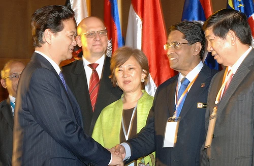 Bảo đảm mọi người dân được tiếp cận dịch vụ y tế chất lượng