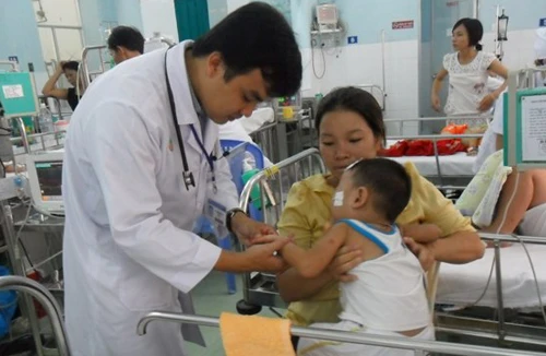 Tự ý điều trị tay chân miệng có thể mất mạng