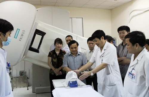 Cần đa dạng hóa nguồn lực trong xã hội hóa y tế