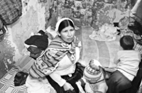 Những đứa trẻ lớn lên trong “phòng trọ” xà lim nhà tù