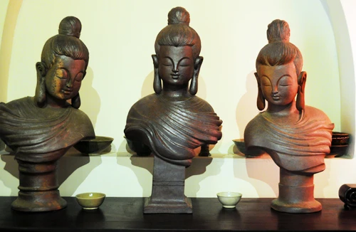 Phật hóa thân trong gốm