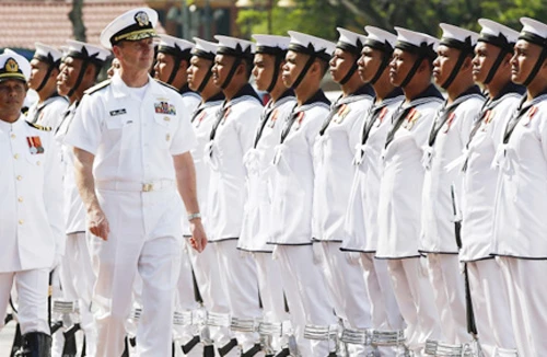 Tư lệnh Hải quân Mỹ: “Vấn đề Biển Đông cần được giải quyết một cách hòa bình”
