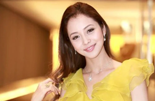 Jennifer Phạm làm MC cho The Voice Kid 2014