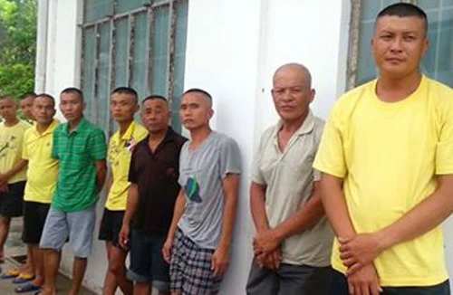 Philippines bắt giữ 8 người Trung Quốc khai thác vàng trái phép