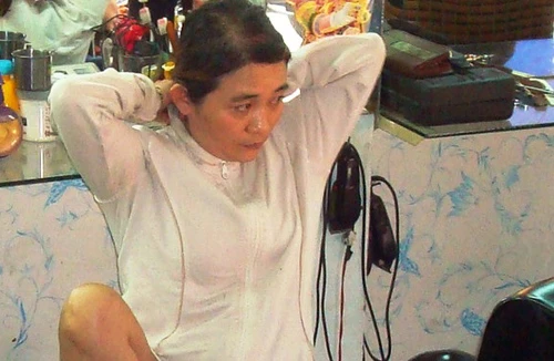 Ổ mại dâm trong cửa hiệu cắt tóc