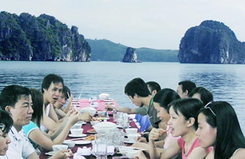 Dinh dưỡng khi đi du lịch hè