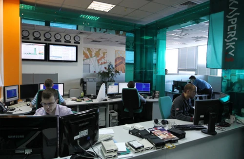 Lật mặt nhóm tin tặc “mặt nạ”