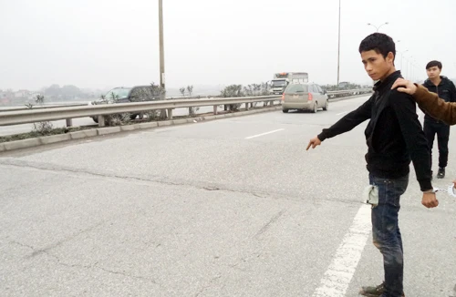 Đường cùng, kẻ “quỵt” cước taxi dọa tự sát