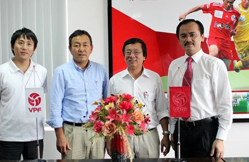 Tấm thảm đỏ có… gai