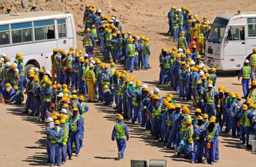 Chấn động: Hơn 400 công nhân bỏ mạng vì World Cup!