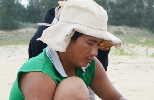 Hành trình phục thiện của một phạm nhân từ bài báo về một nữ sinh khiếm thị ở Hà Nội