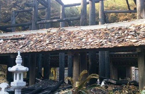 Lại cháy di tích, đừng mãi thờ ơ