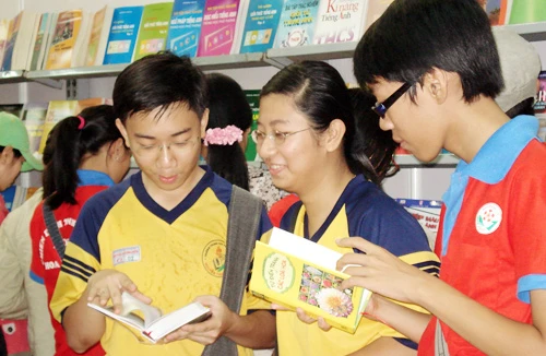 Tăng tốc biên soạn chương trình - sách giáo khoa phổ thông và đào tạo giáo viên