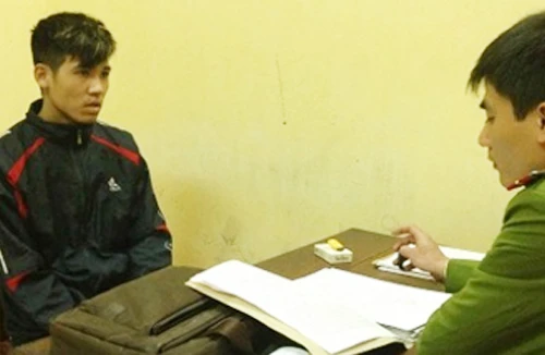 Chân dung kẻ quái gở, bệnh hoạn, chà xát bàn chải vào vùng kín bé 2 tuổi, con của người tình