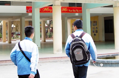 Học sinh viết tâm thư đã được đi học trở lại