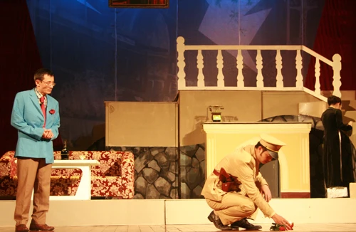 Vở kịch “Bản danh sách điệp viên” Phiên bản mới: Thấm đượm tình người Hà Nội 