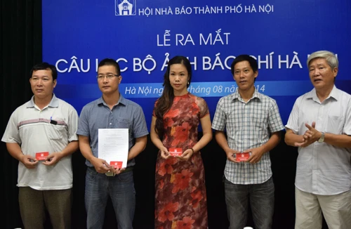 Ra mắt Câu lạc bộ phóng viên ảnh Hà Nội