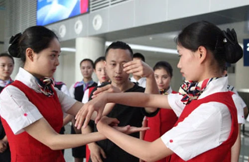 Học võ để đề phòng khách “manh động”