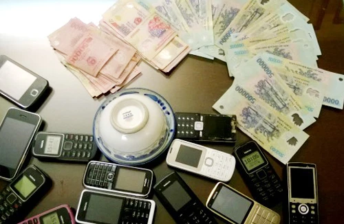 Cờ bạc bớt “nóng” nhưng vẫn lắm chiêu trò