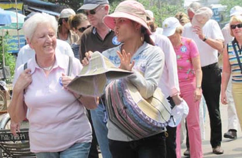 Chuẩn hóa nguồn nhân lực cho du lịch làng nghề