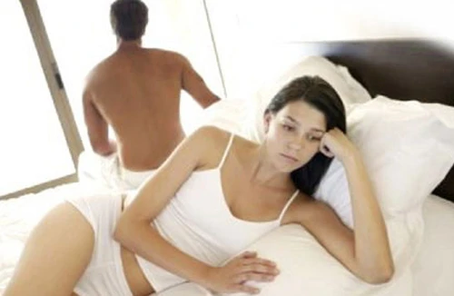 Bức xúc vì chồng bất lực, vợ dùng… đồ giả, tôi có nên ly hôn?