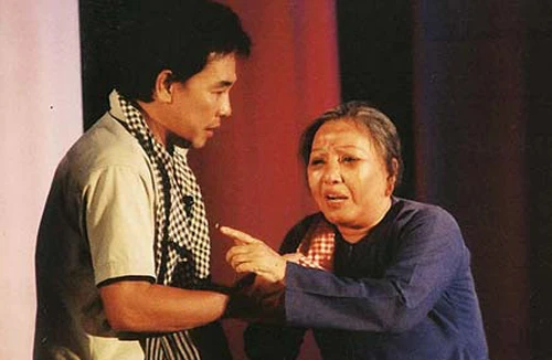 Hồng Nga - “mẹ” của 4 thế hệ nghệ sĩ