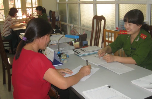 Ngày làm việc đầu tiên của công an 2 quận mới: Vào nền nếp từ lúc 0h