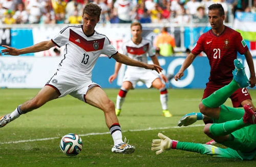 Số 13 và bóng ma cho kẻ ngáng đường “Xe tăng” Đức