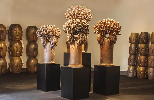 “Gốm và người”