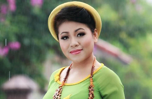 Ca sĩ Anh Thơ: Đưa nhạc “sến” lên sân khấu