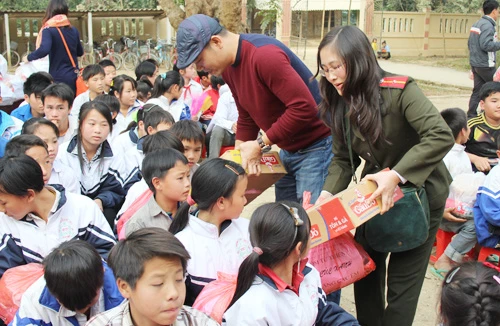 Tình người Hà Nội giữa vùng cao