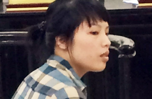 Vừa “đi khách”, vừa môi giới cho em gái bán dâm 