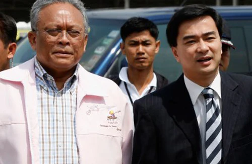 Cựu Thủ tướng Thái Lan Abhisit thoát cáo buộc giết người 