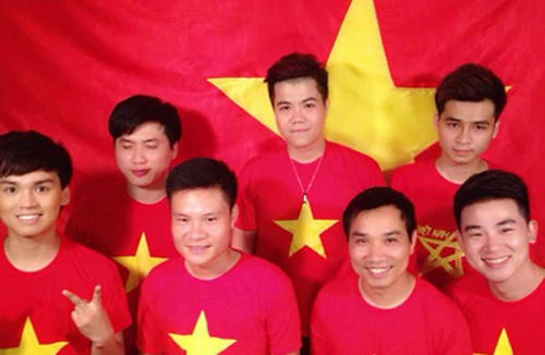 Hơn 200 ca sĩ hát “Tiến quân ca”