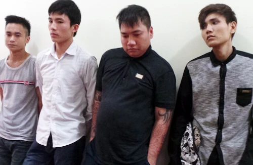 Bắt ổ nhóm dùng chất bẩn đi đòi nợ