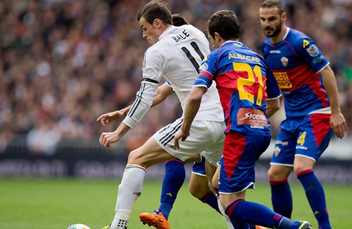 Real độc chiếm ngôi đầu