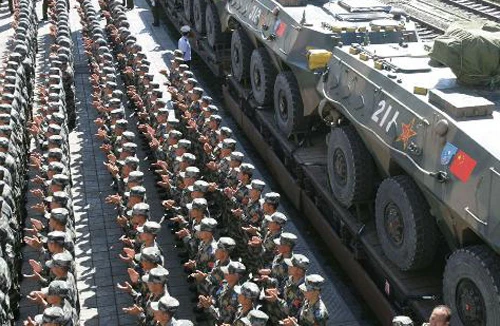 Chi “khủng” cho quân sự