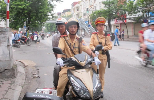 Hơn 50 trường hợp thí sinh được CSGT giúp đỡ