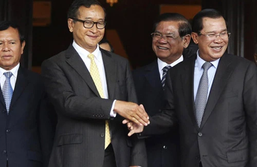 Phá thế bế tắc chính trị