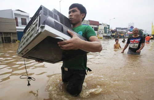 Indonesia chìm trong biển nước