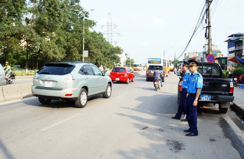 Mời lực lượng chức năng dẹp "cò"