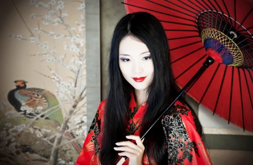 Những tai tiếng động trời vì tình ái