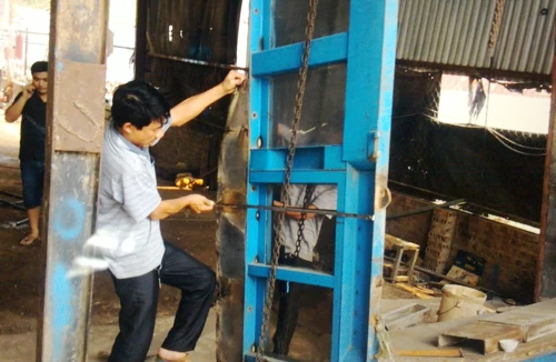 Siết khám xe, chủ phương tiện hành hung đăng kiểm viên