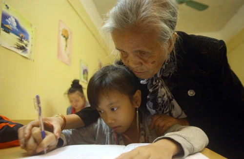 Lo ngại đạo đức học sinh lệch chuẩn